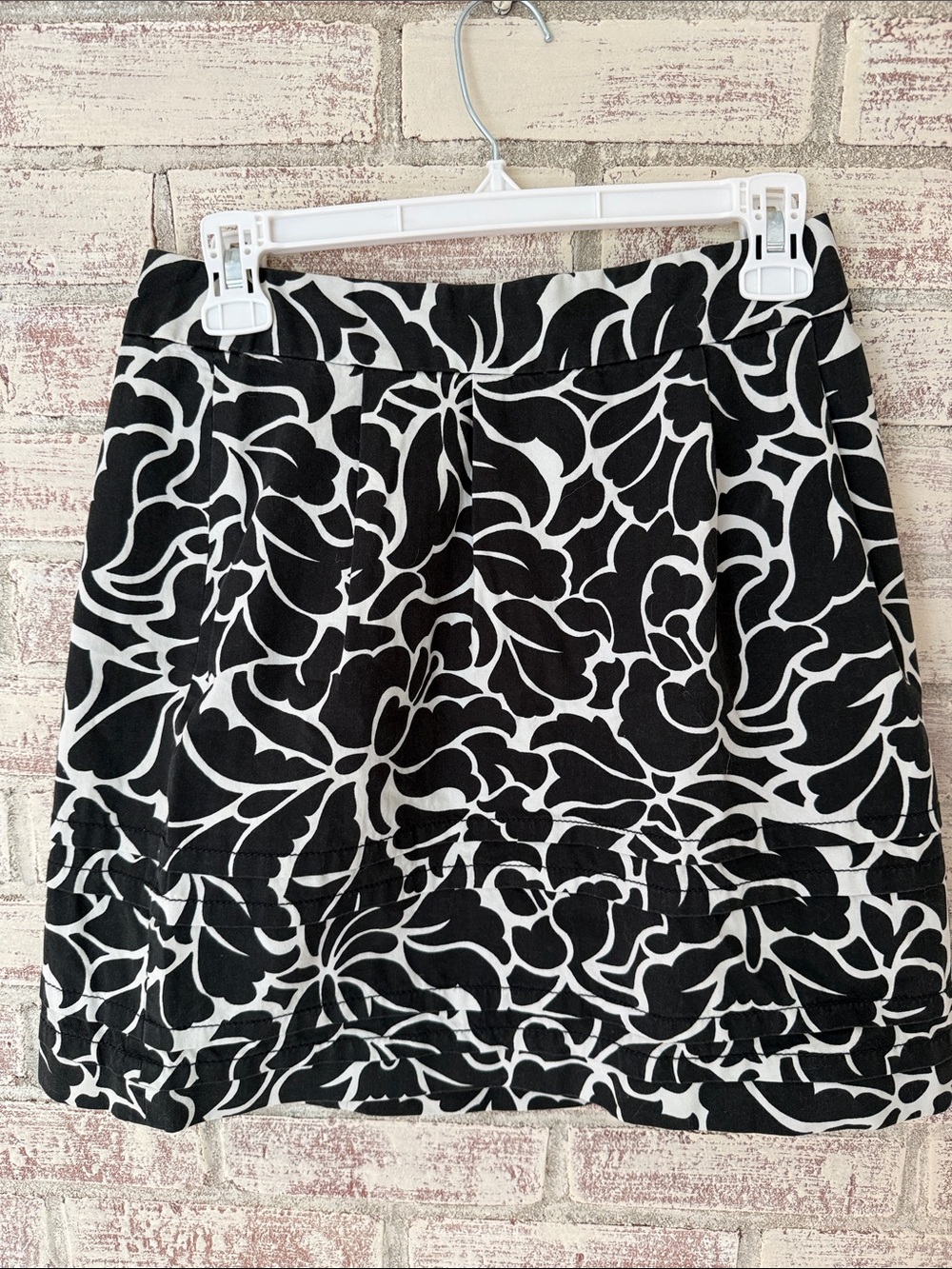 LOFT Black and White Floral Mini Skirt